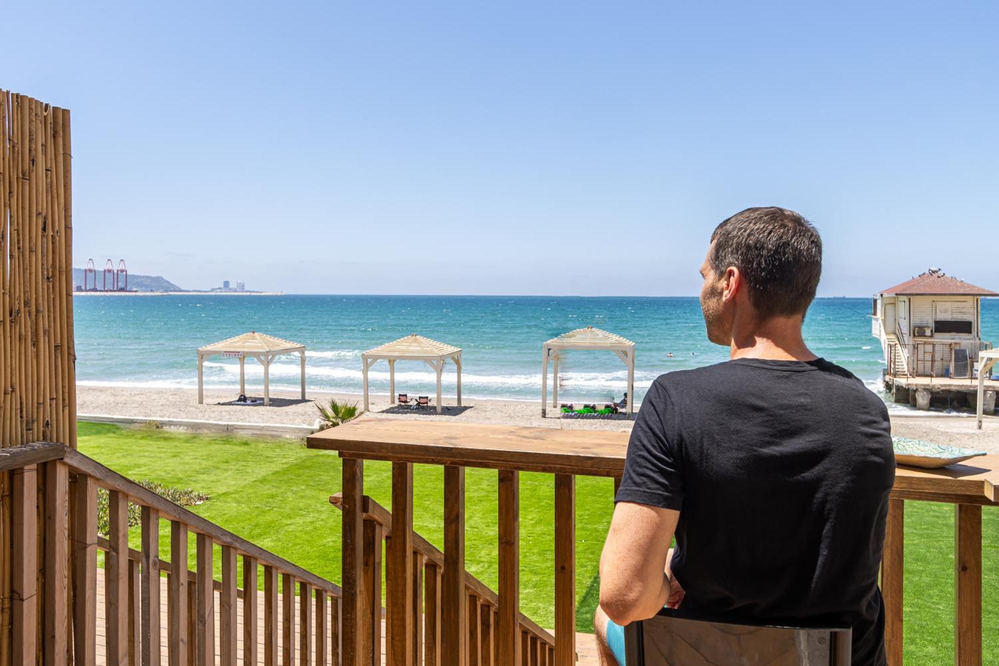 בית חוף מושלם עם גקוזי ומרפסת - Beachside Bliss W Jacuzzi Haifa Luaran gambar